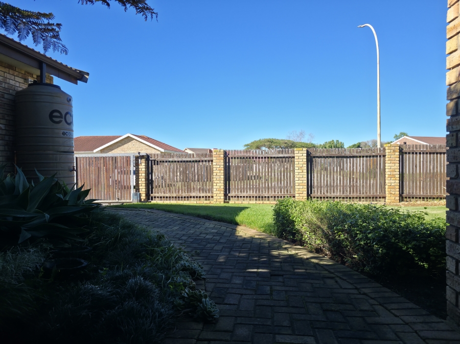 3 Bedroom Property for Sale in Wavecrest Eastern Cape